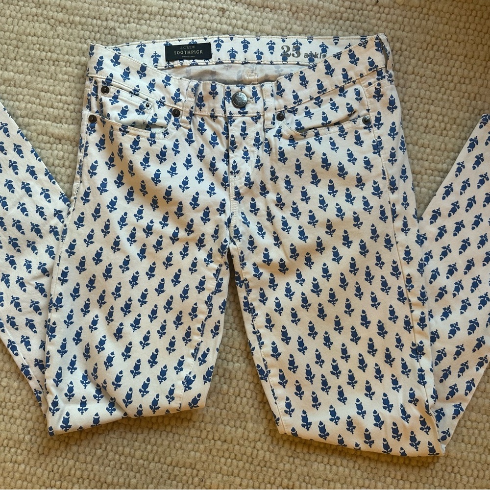 j.Crew white pattern Skinny jeans!